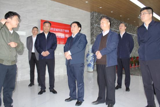 河南省科技廳黨組成員、常務(wù)副廳長(zhǎng)劉英鋒一行蒞臨公司調(diào)研